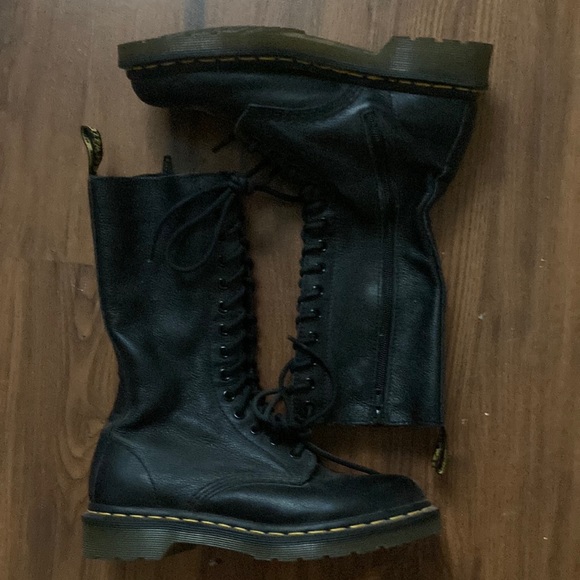 Pristine Doc Martens - Picture 1 of 3